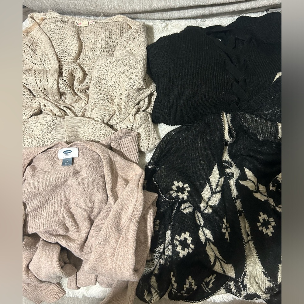 Lot of 4 Womens Medium Cardigans Robes Lounge wear it’s our time no boundaries
